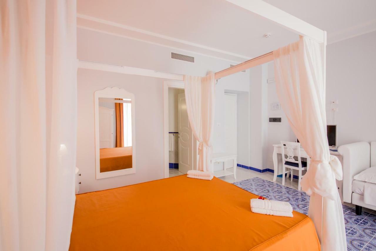 Odysseus Hotel Lípara Exterior foto